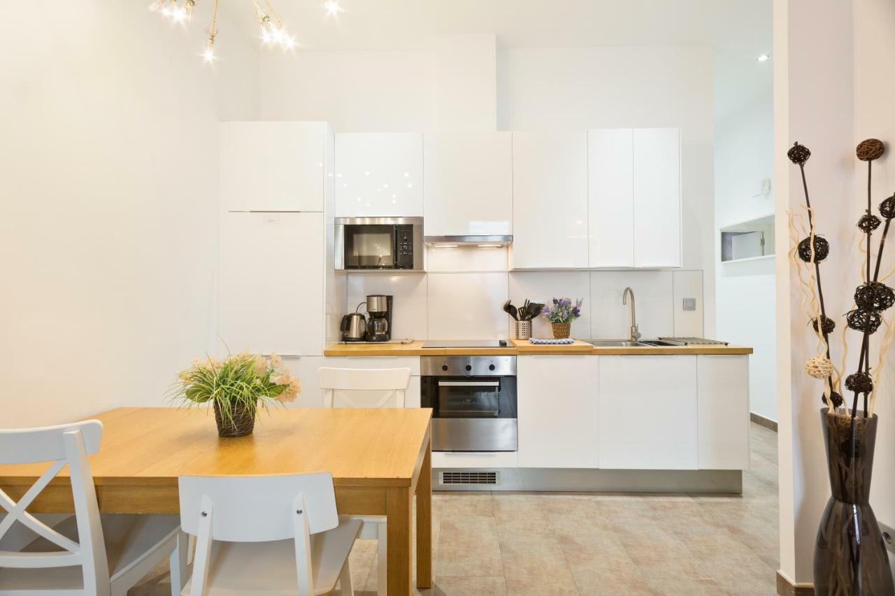 Stay U-Nique Apartments Eixample Center Barcelona Zewnętrze zdjęcie